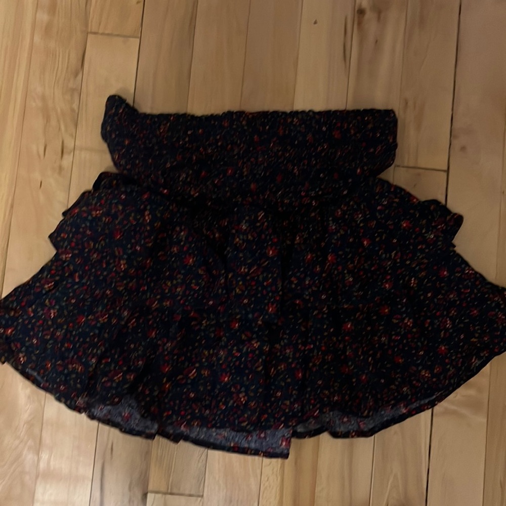 Tiered floral mini skirt